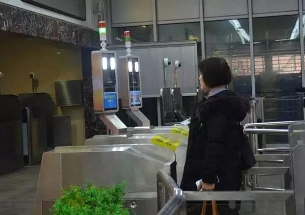 苏州火车站启用人证合一核验系统